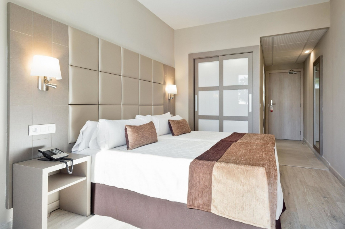 DOUBLE/TWIN BUSINESS GARDEN VIEW ROOM