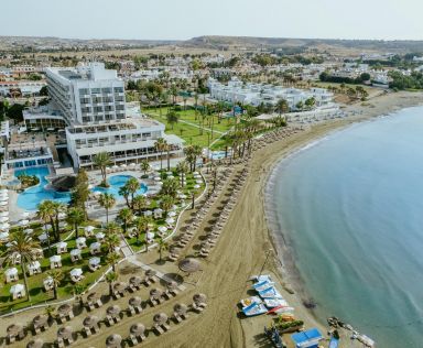 Golden Bay Beach Hotel 5*, Larnaka