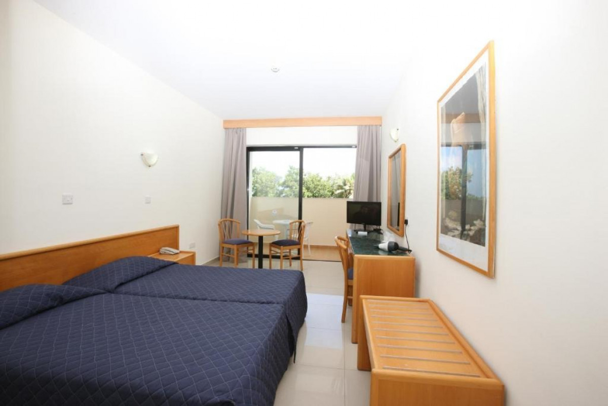 Twin Room Inland View - Single Occupancy