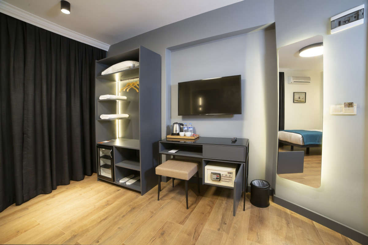 TRIPLE ROOM