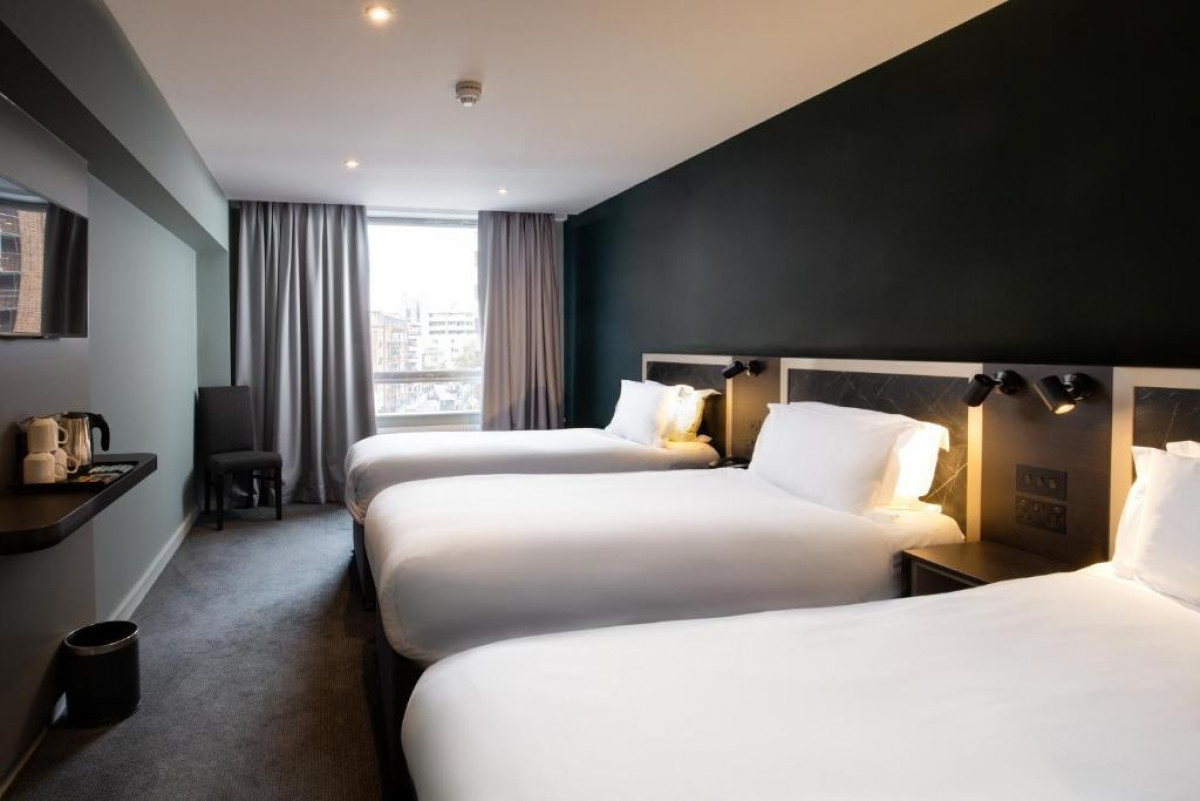 TRIPLE STANDARD PLUS ROOM