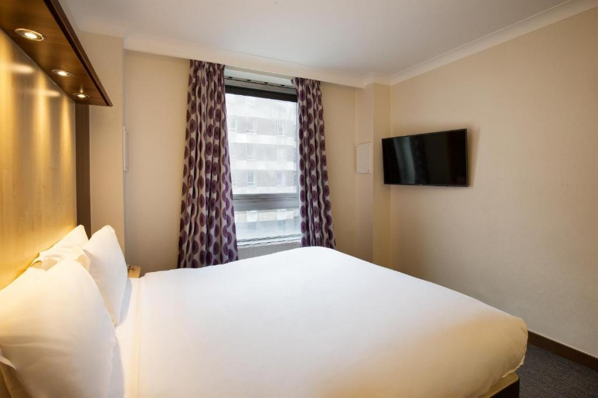 DOUBLE STANDARD ROOM