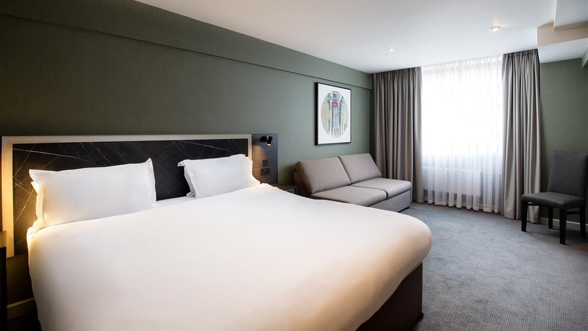 DOUBLE STANDARD PLUS ROOM