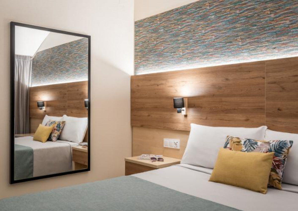 TRIPLE STANDARD ROOM WITH BALCONY (3+0)