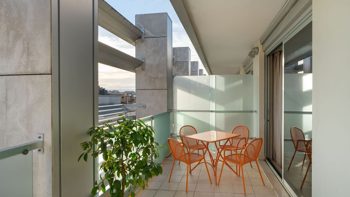 SUPERIOR TRIPLE  WITH BALCONY (3+0)