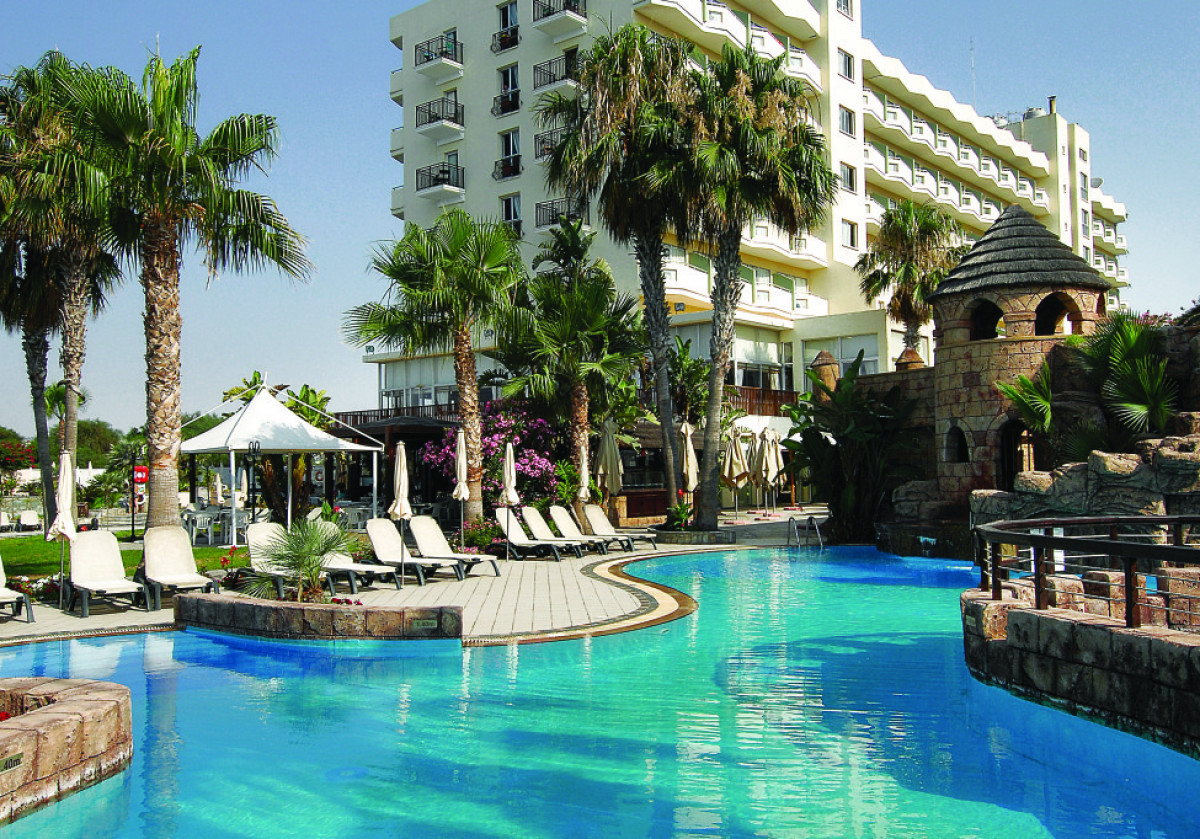 Hotel Pool