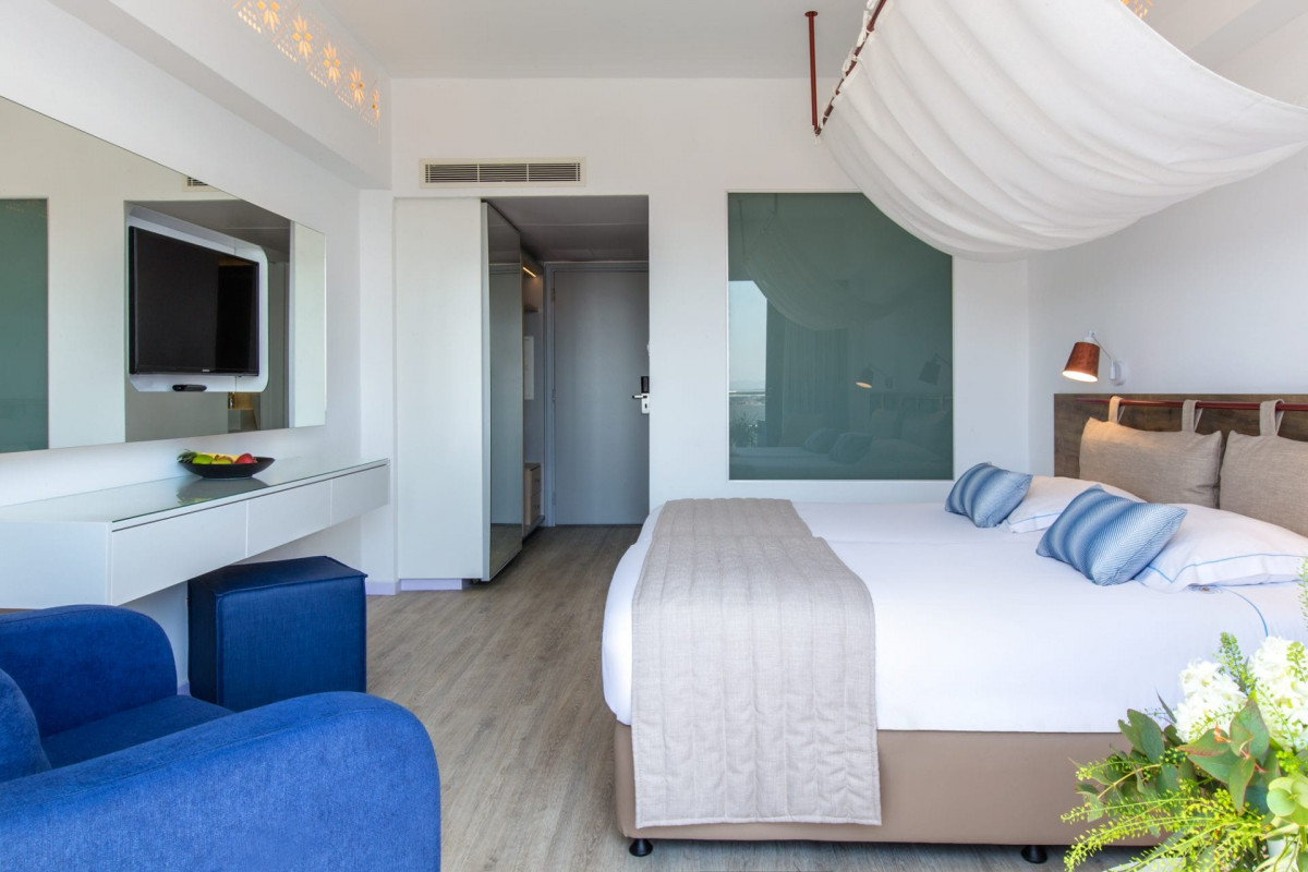 Superior Twin Room Side Sea View