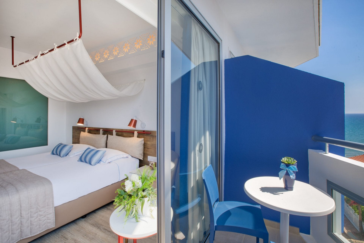 Superior Twin Room Side Sea View - Single Occupancy