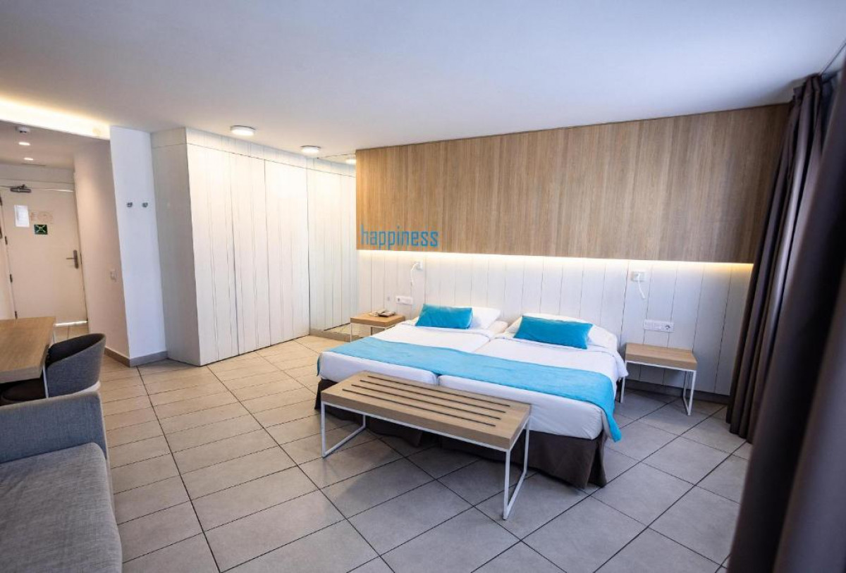 DOUBLE CLASSIC WITH BALCONY POOL VIEW (1+0)