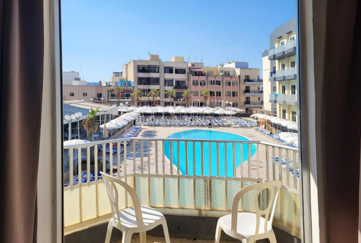 Twin Pool View Room Balcony