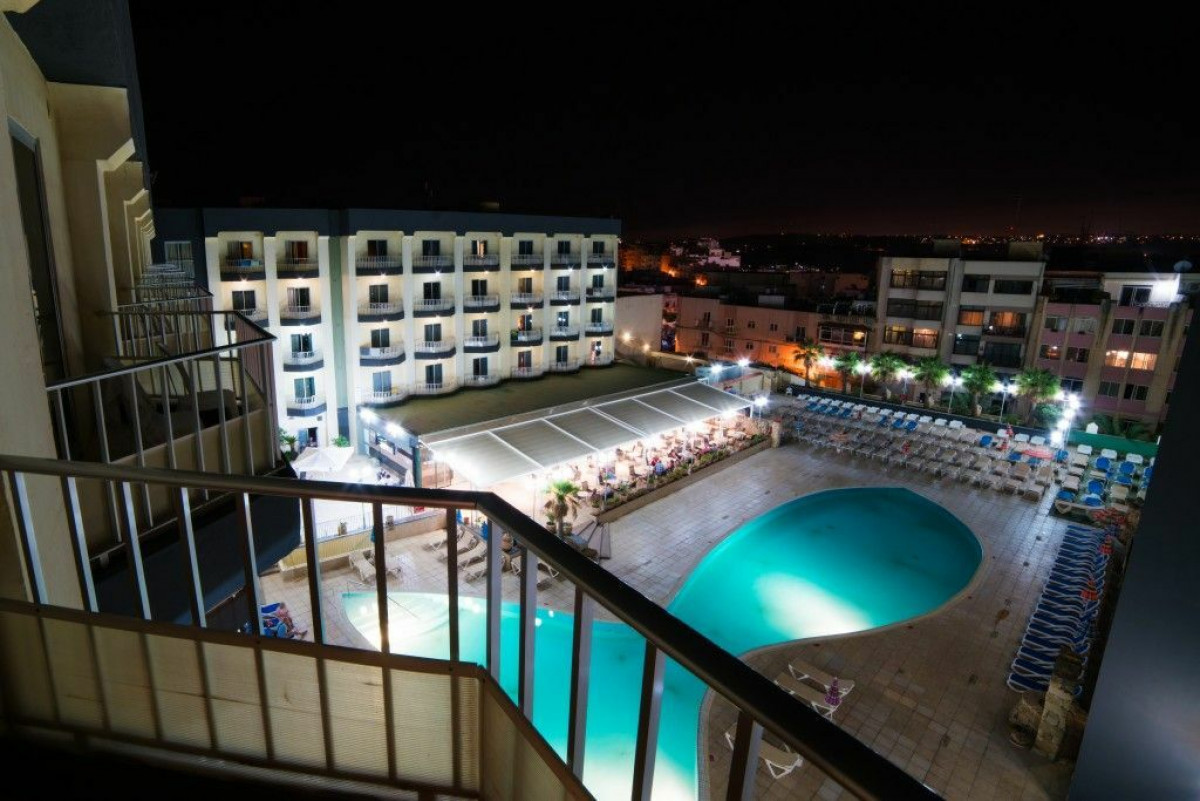 Single Pool View Room Balcony