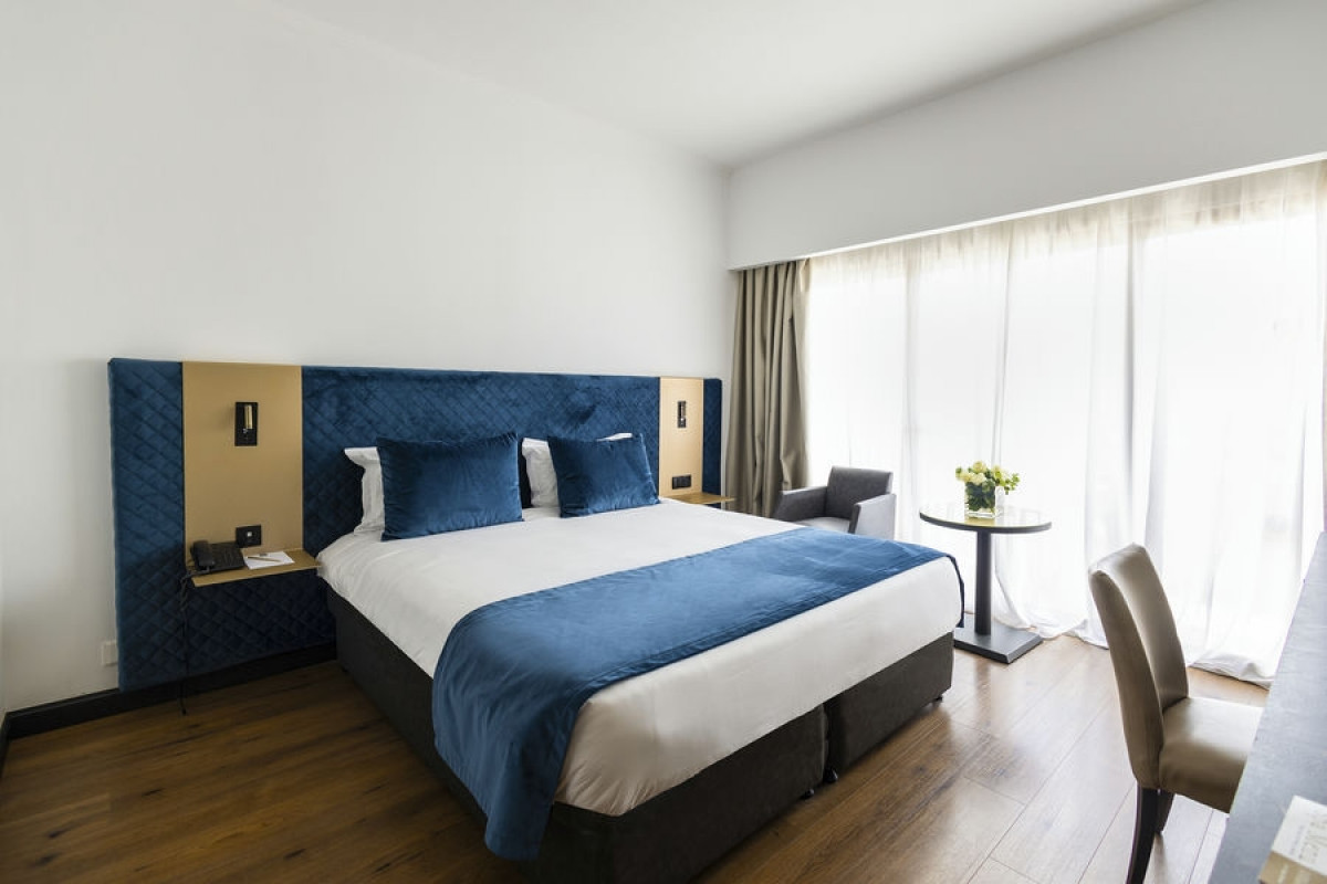 Room Executive