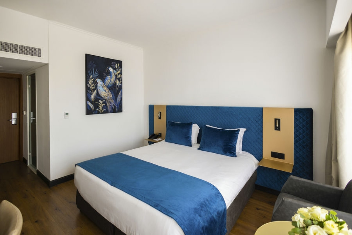 Room Executive