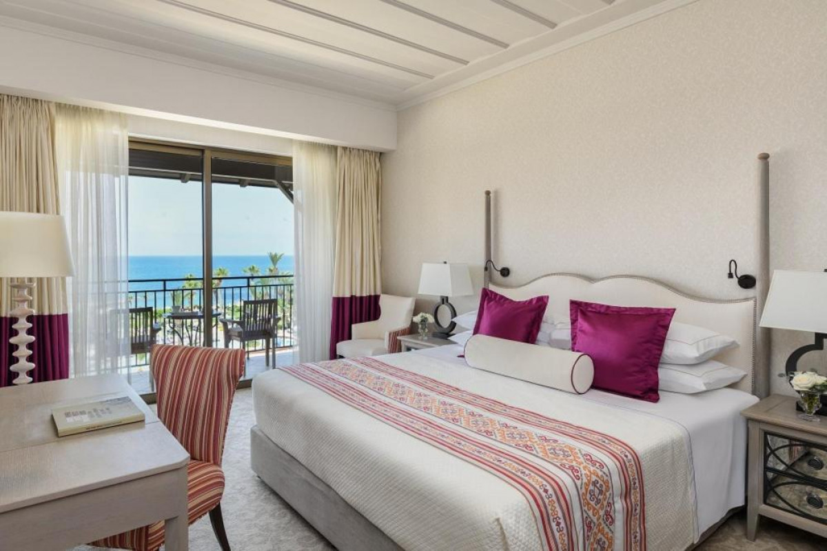 Deluxe Sea View Suite