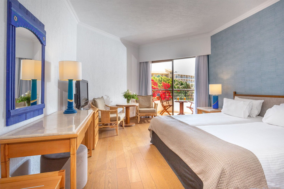 Twin Room Side Sea View - Single Occupancy
