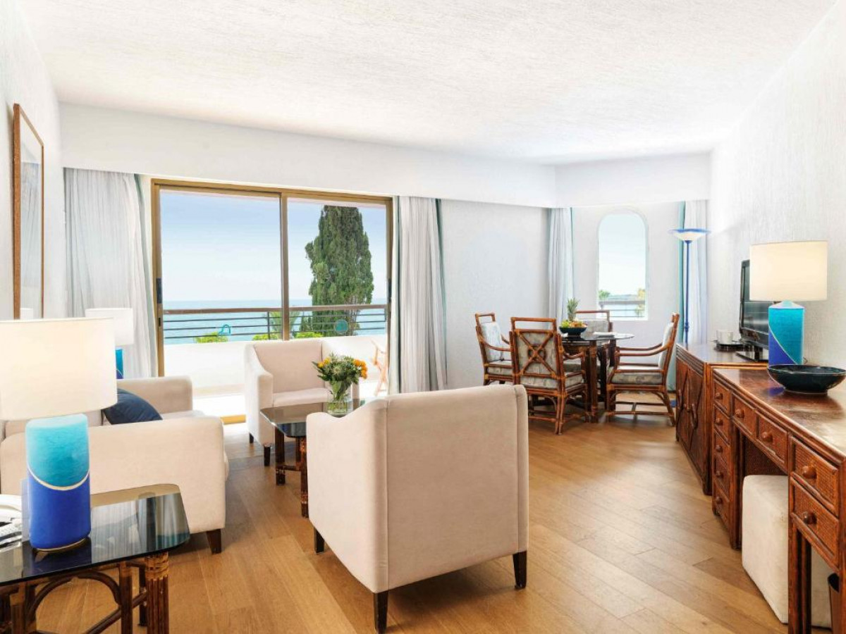 Executive Suite One Bedroom Sea View