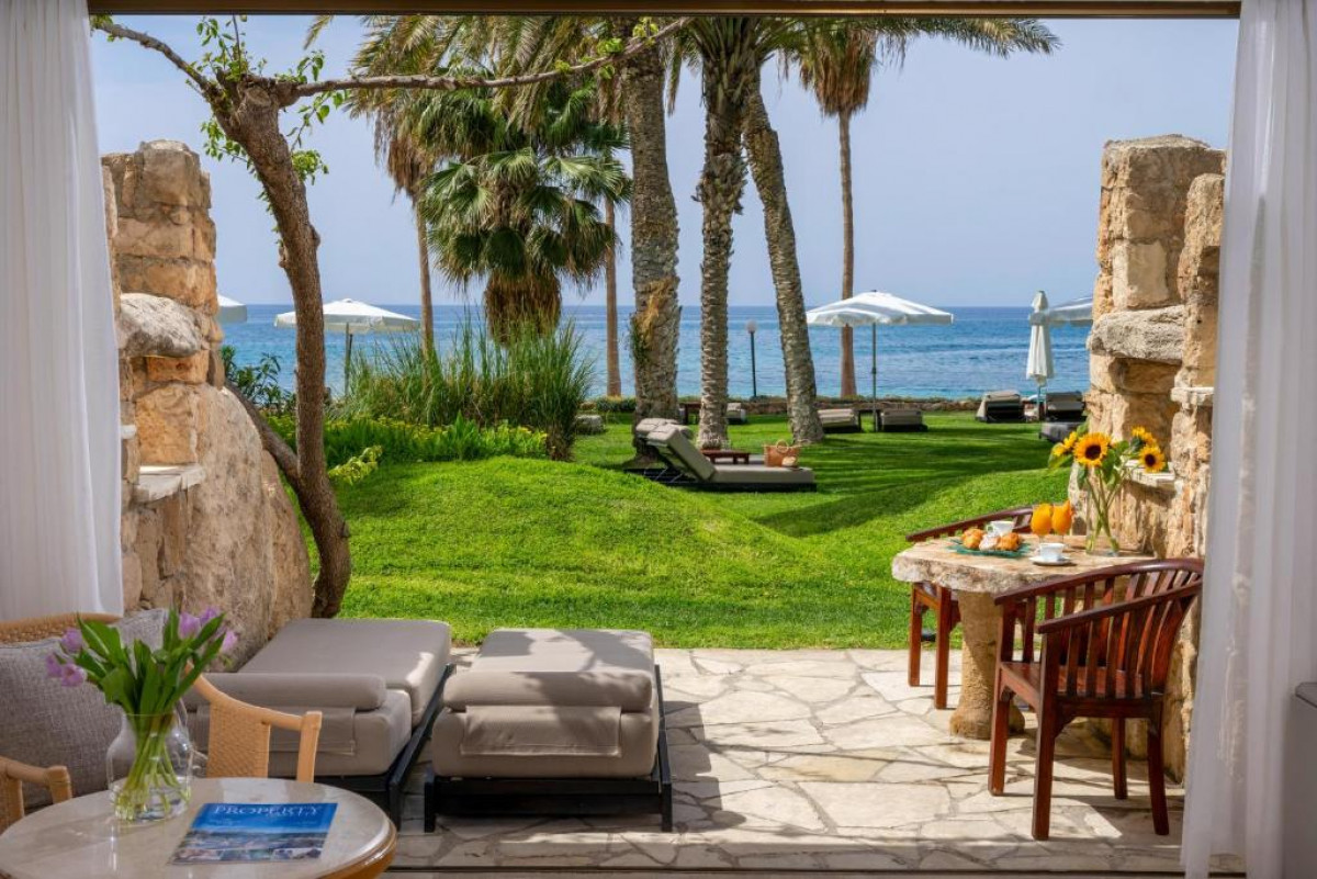 Executive Beach Suite Sea View