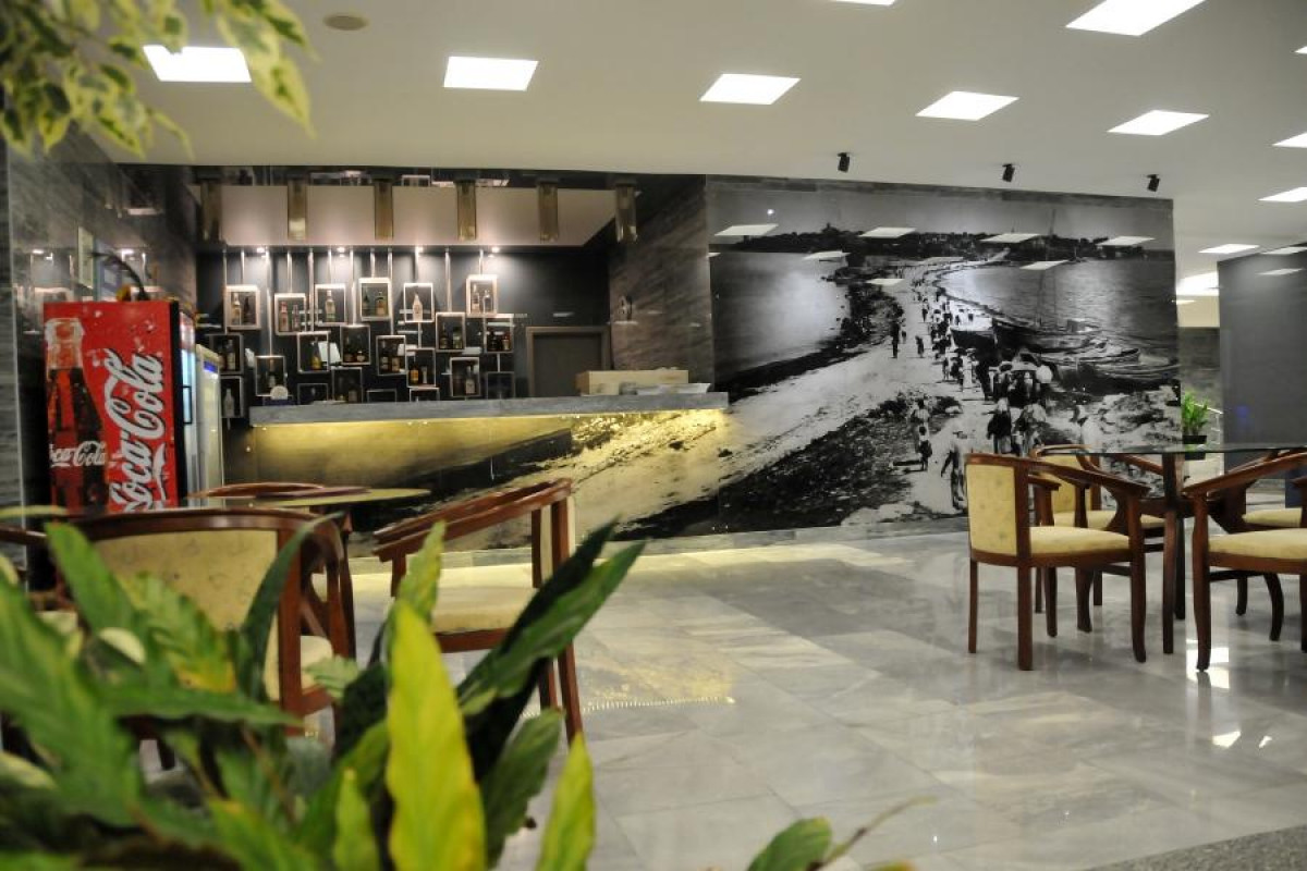 Lobby bár