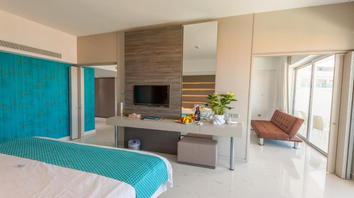 Family Room Side Sea View