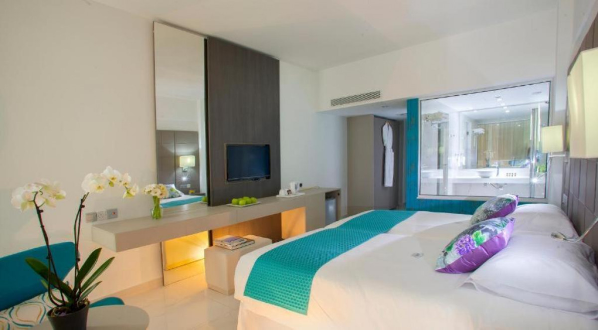 Twin Room Front Sea View