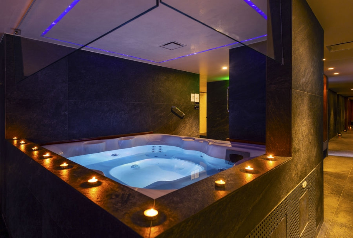 AYANA Spa Jacuzzi