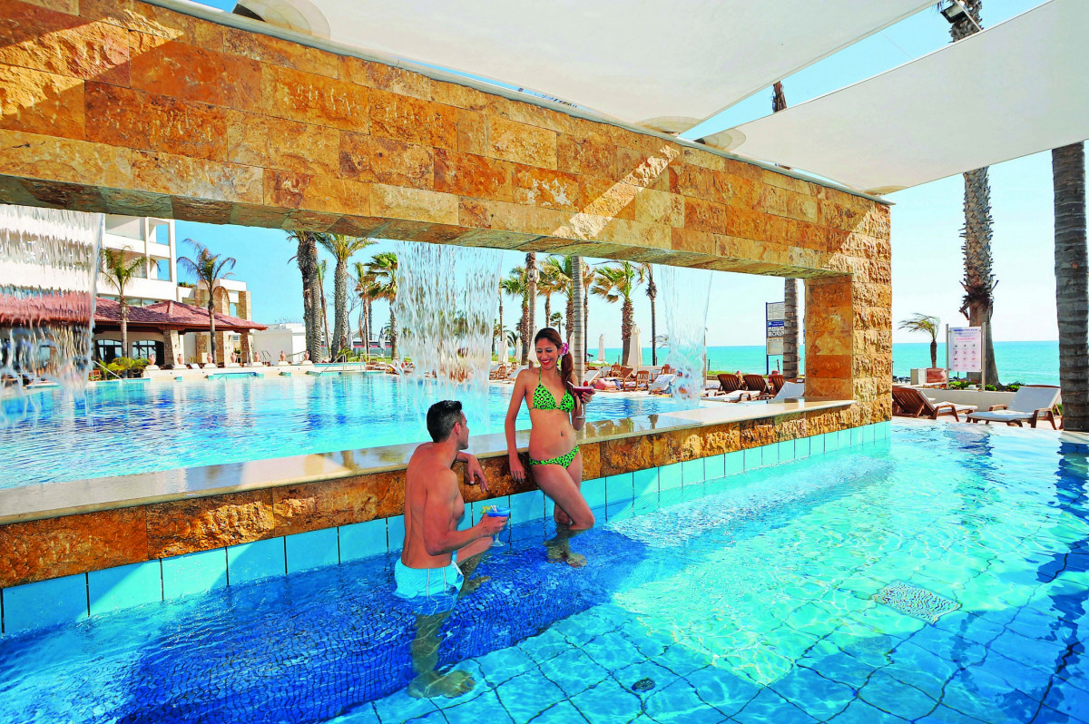 Pool Bar