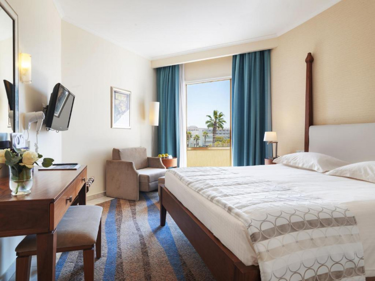 Deluxe Room Side Sea View