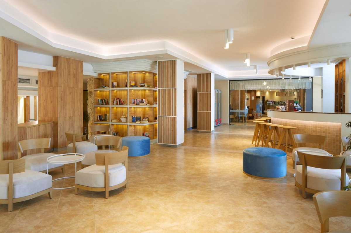 Lobby bár