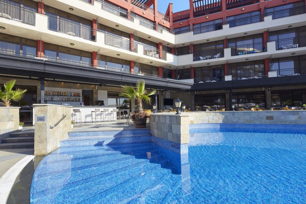 Pool bár