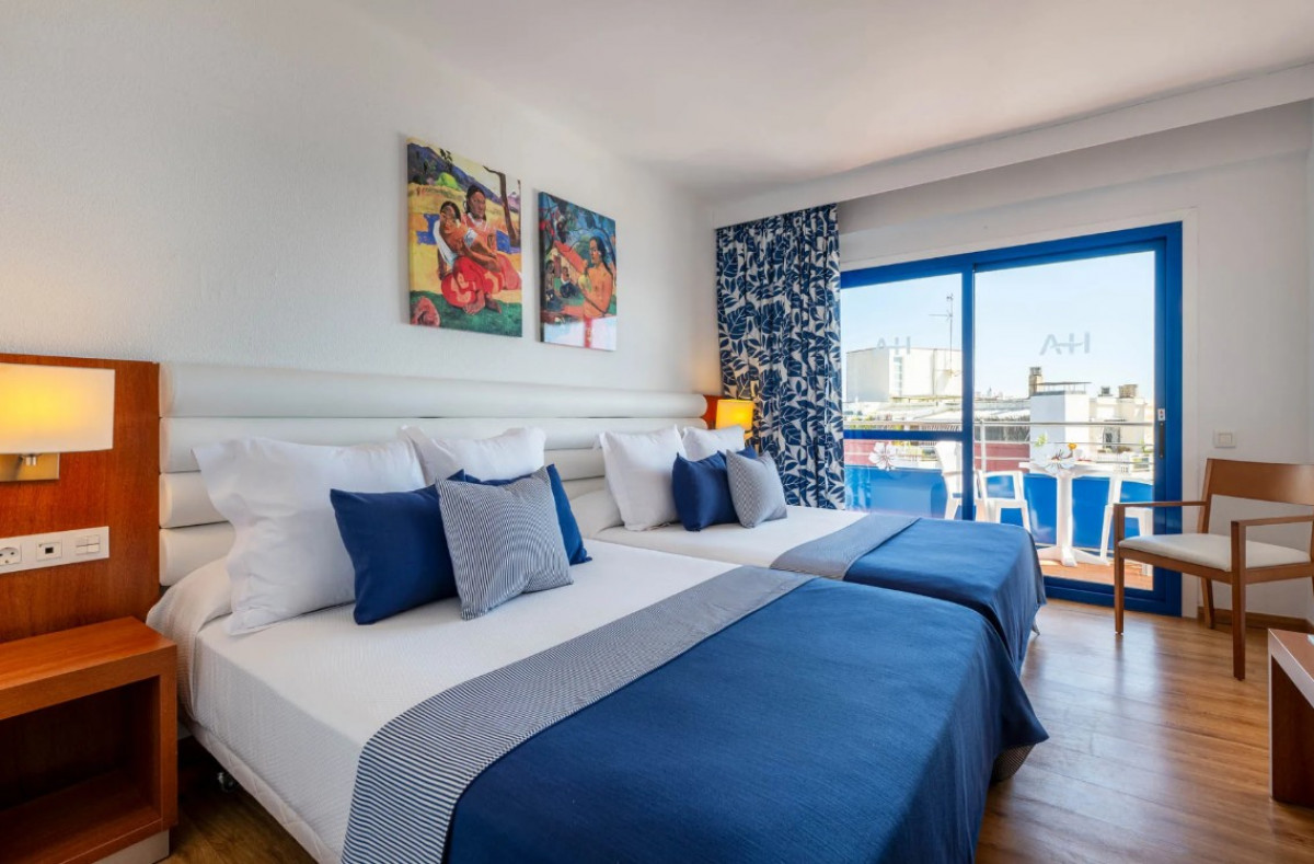 Superior A Single Room with Pool/Side