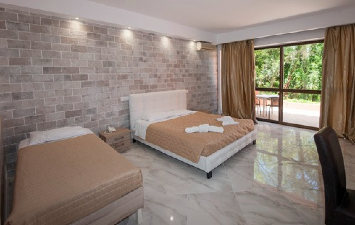 JUNIOR SUITE SEA VIEW SHARING POOL