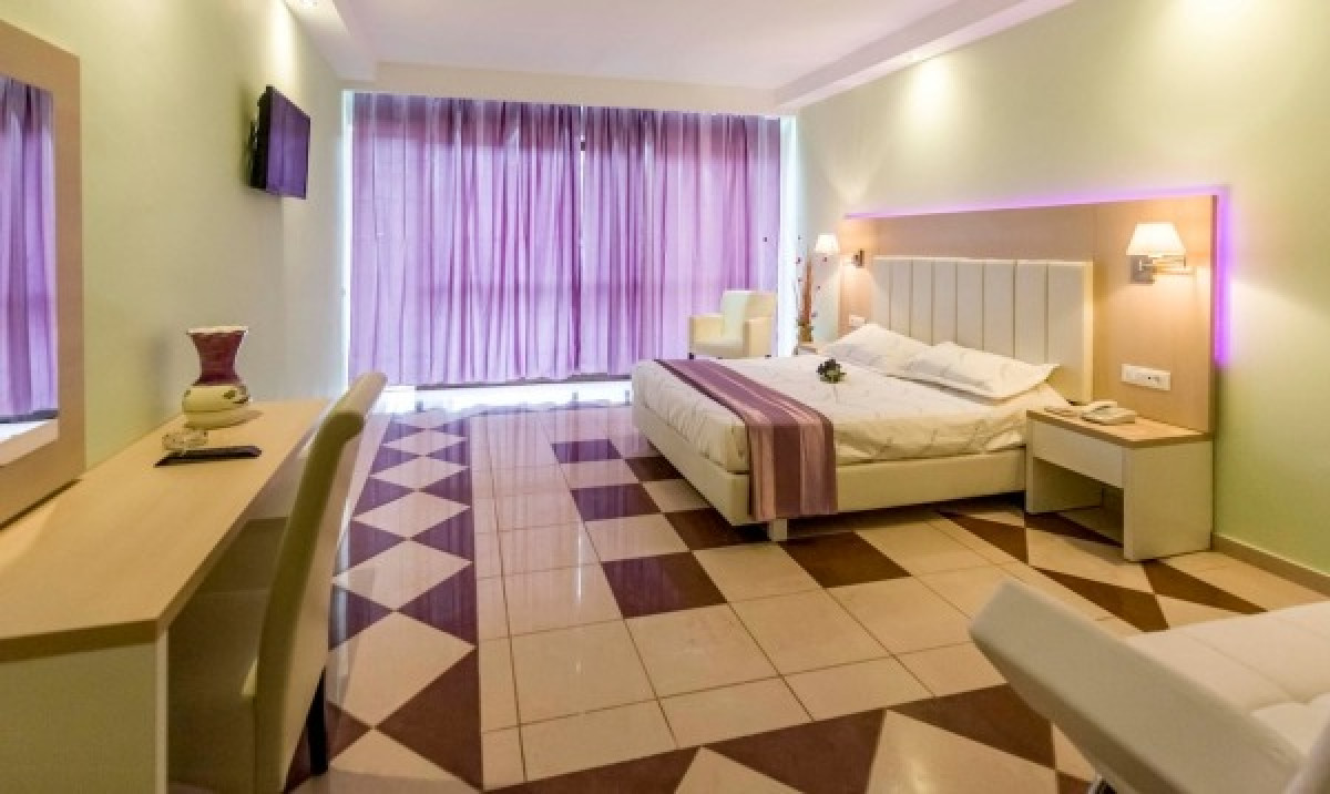 JUNIOR SUITE SEA VIEW SHARING POOL