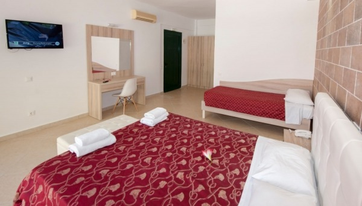 JUNIOR SUITE SEA VIEW SHARING POOL
