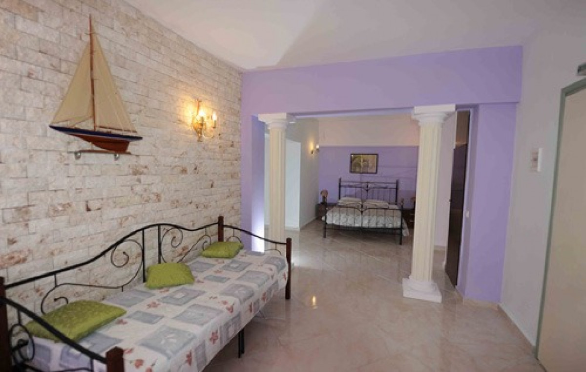 FAMILY 2 BEDROOM GARDEN VIEW