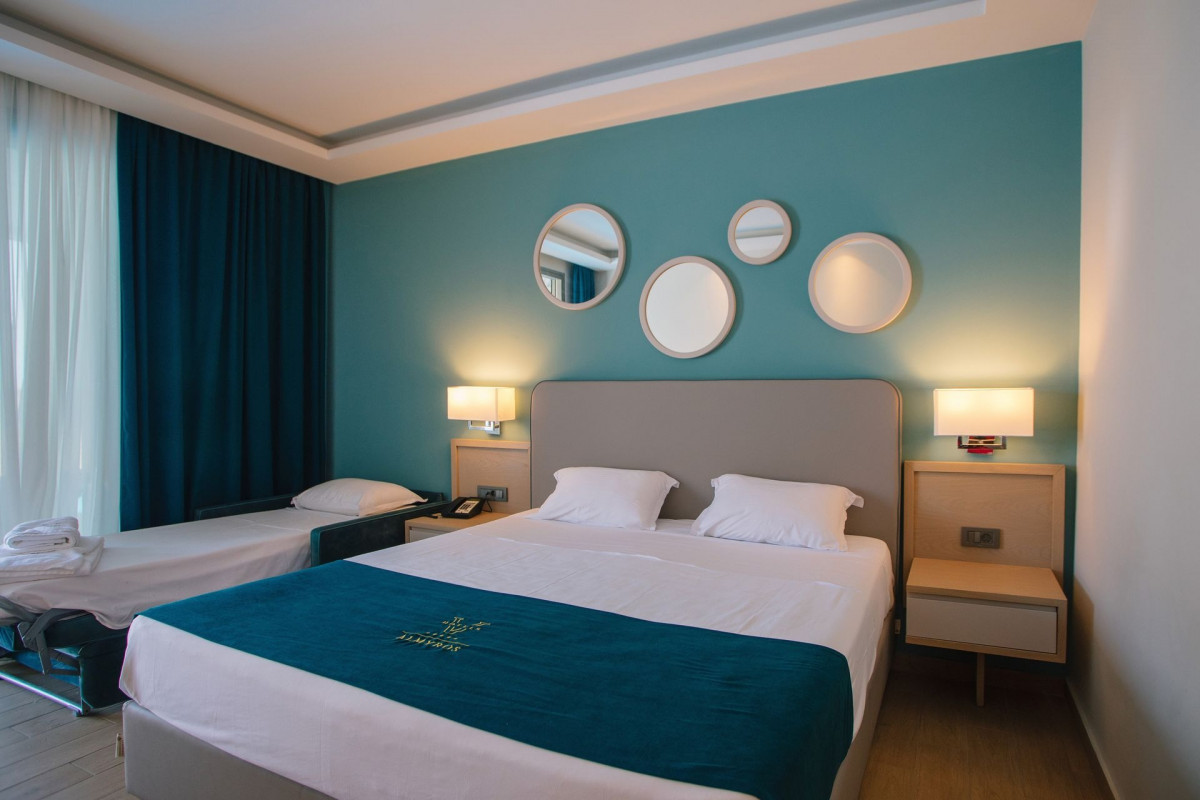 DOUBLE/TWIN DELUXE ROOM GARDEN VIEW