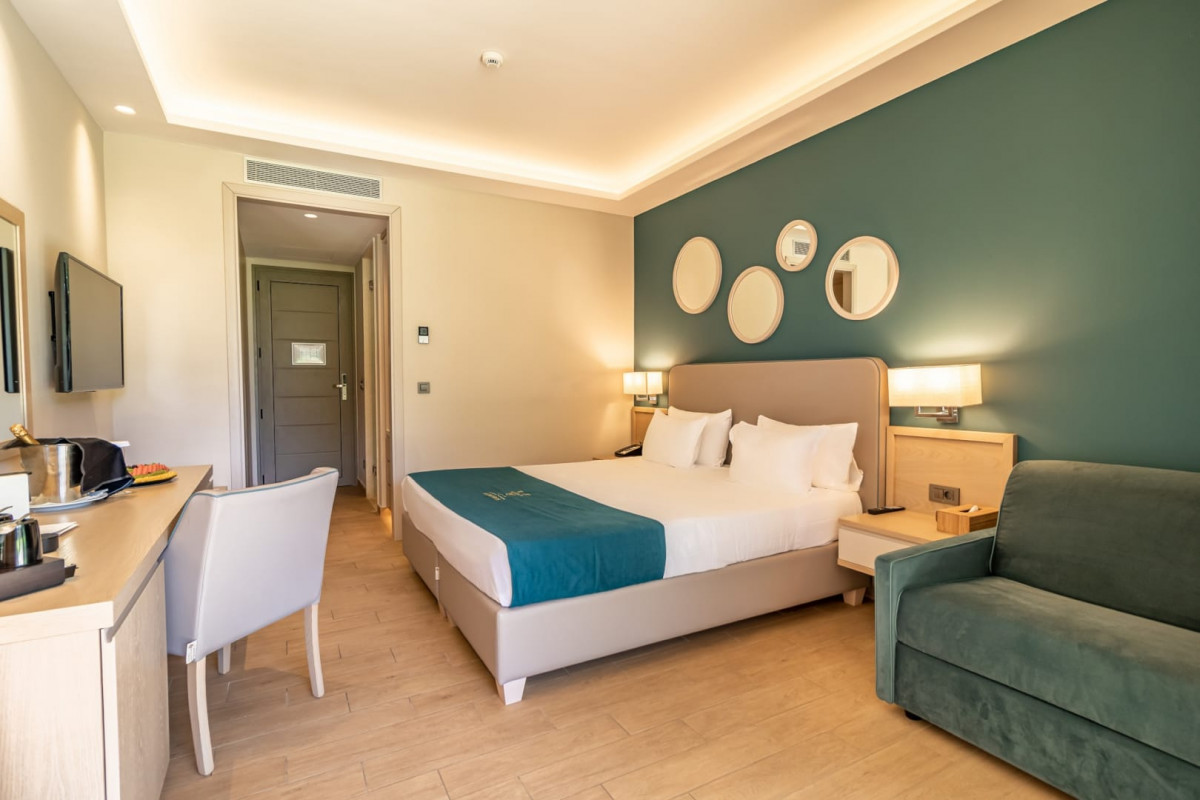 DOUBLE/TWIN DELUXE ROOM GARDEN VIEW