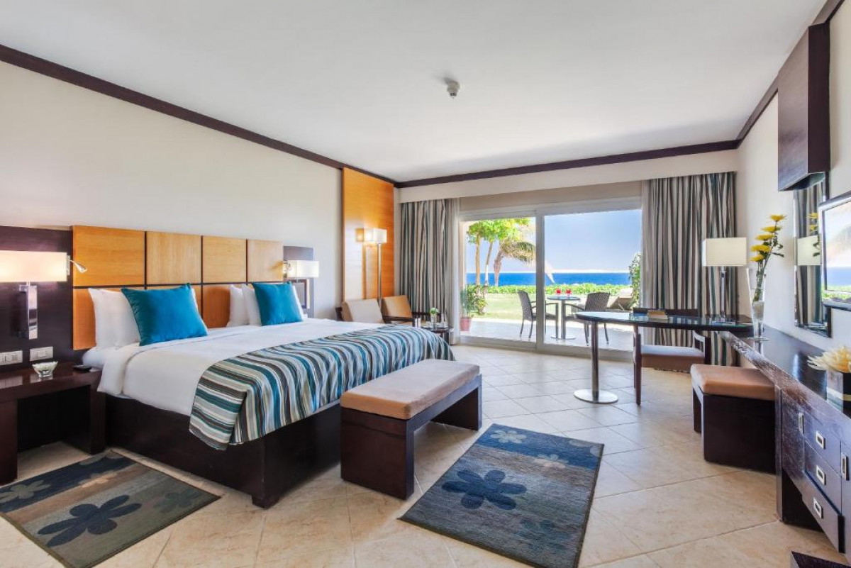 SINGLE PREMIUM BEACHFRONT VIEW ROOM/CHILD