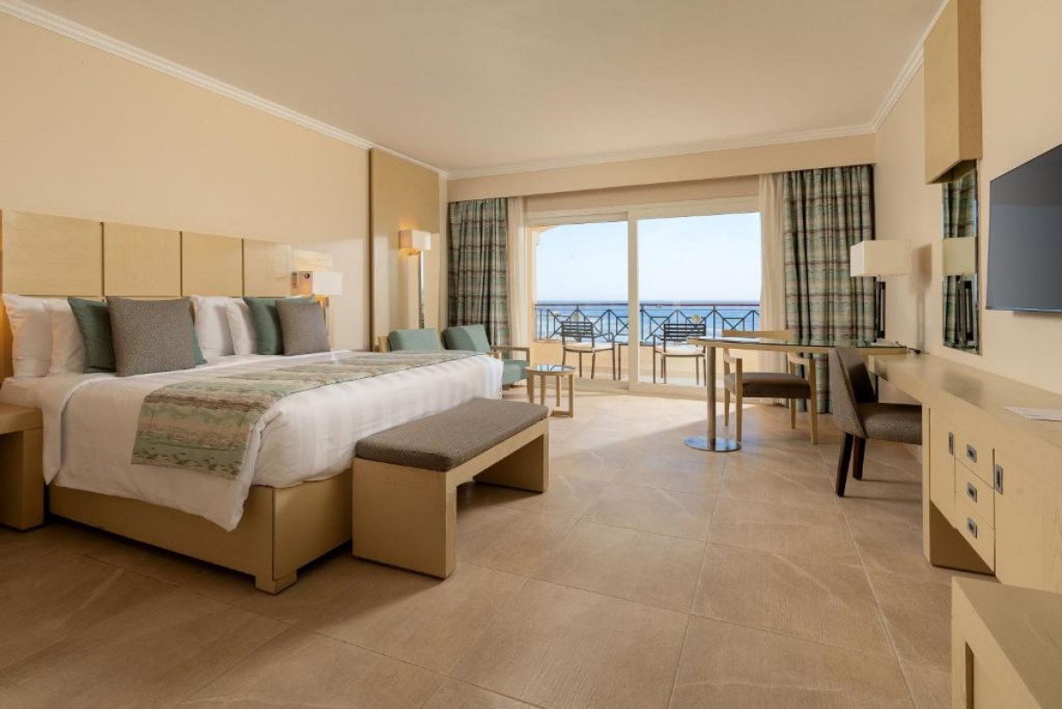 DOUBLE PREMIUM BEACHFRONT VIEW ROOM/CHILD