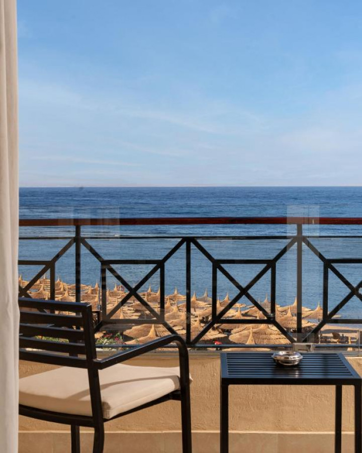 TRIPLE PREMIUM BEACHFRONT VIEW ROOM
