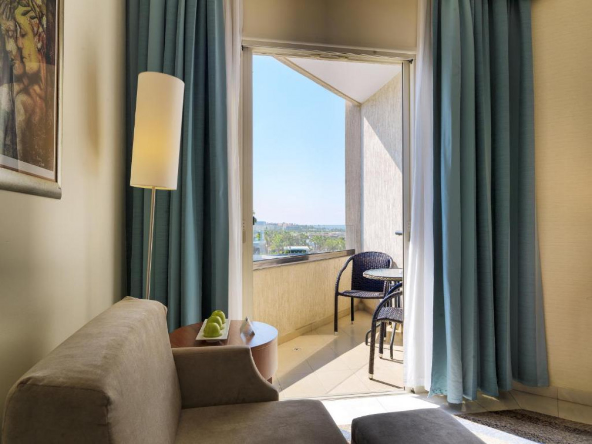 Deluxe Room Side Sea View