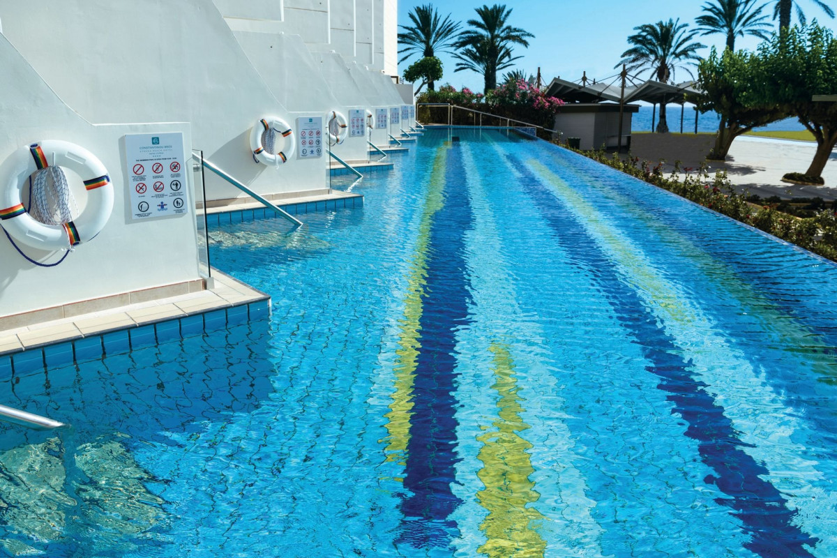 Superior Swim-Up Pool View