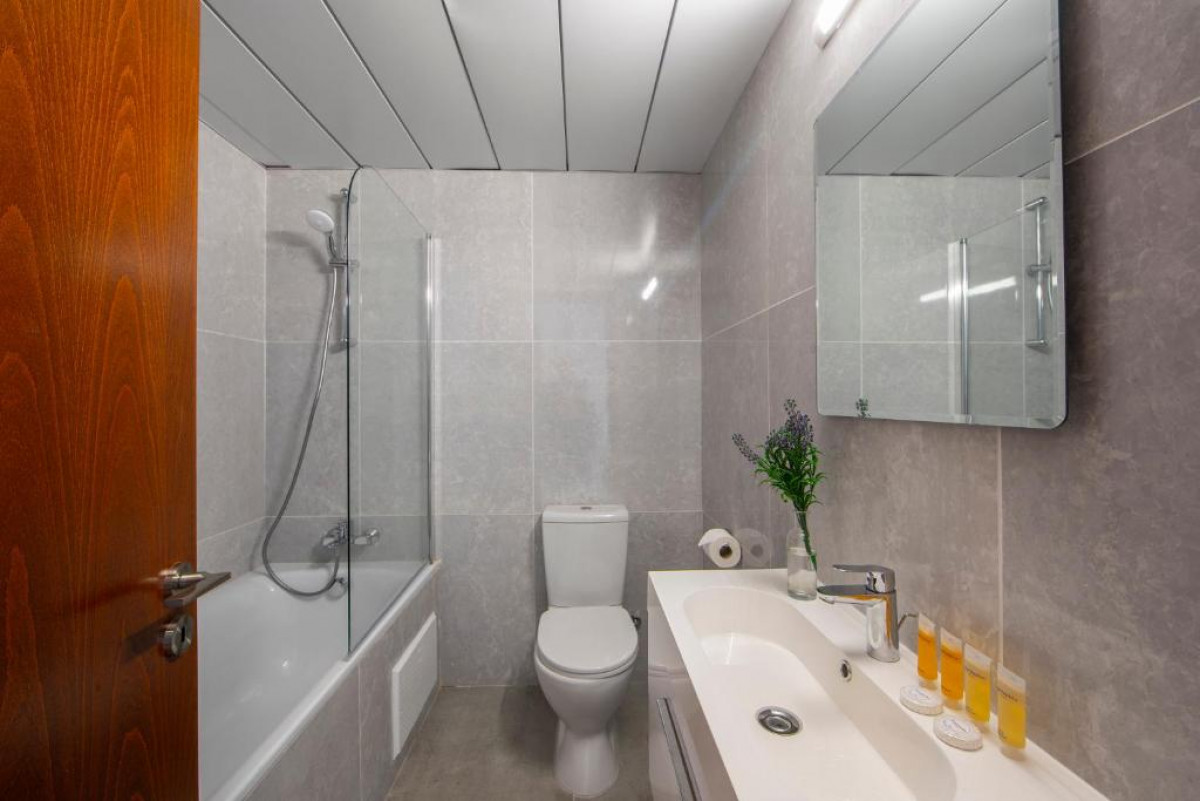 Superior Twin Room Inland View