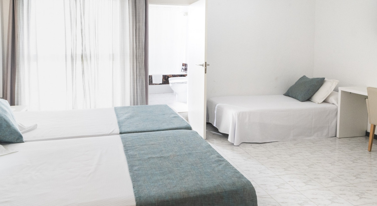 FAMILY ROOM WITH BALCONY