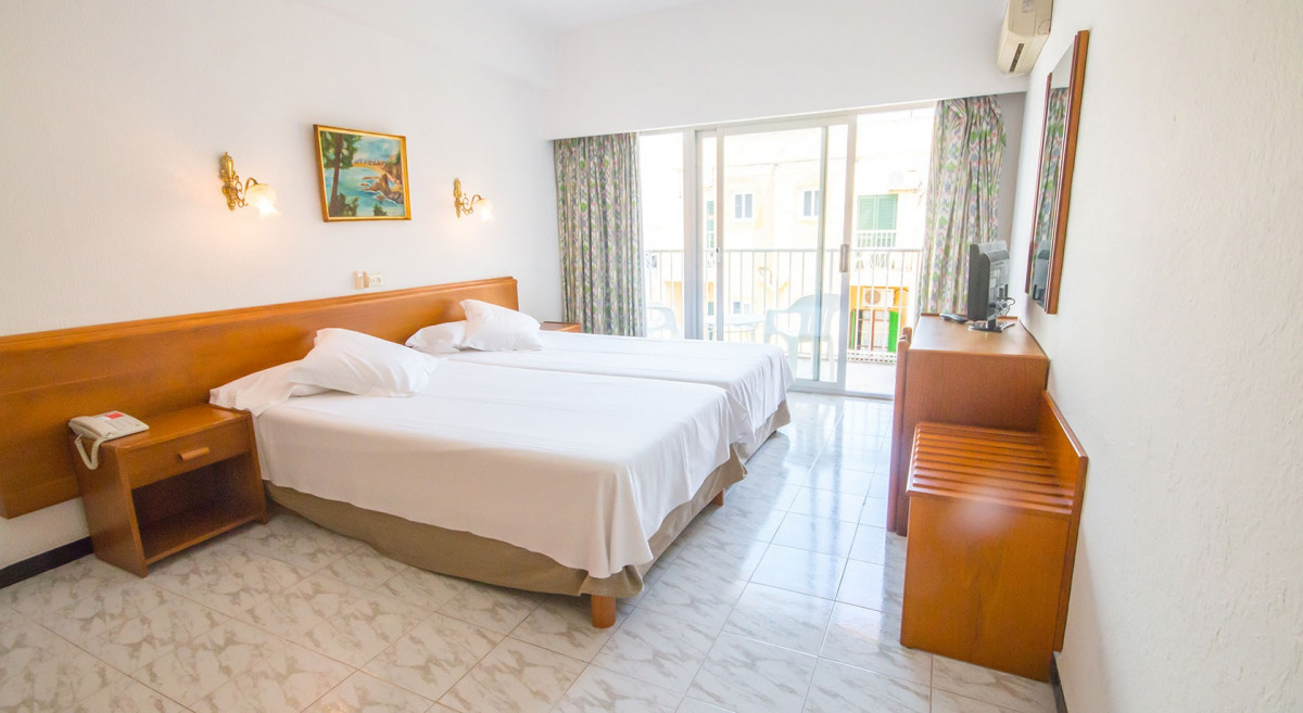 FAMILY WITH BALCONY (2+1)