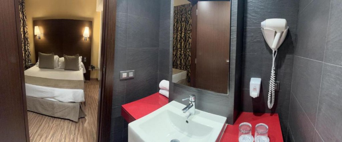 Double/Twin Standard Room with Balcony or Terrace