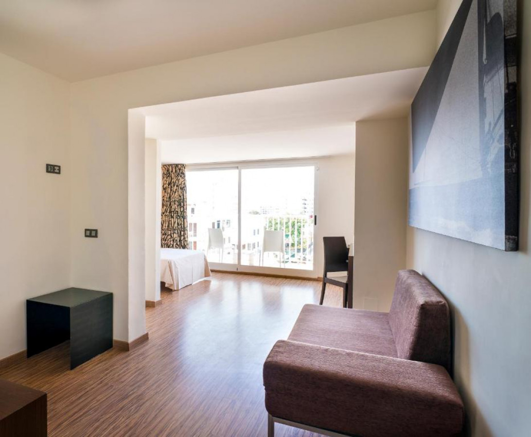 STANDARD JUNIOR SUITE WITH BALCONY OR TERRACE