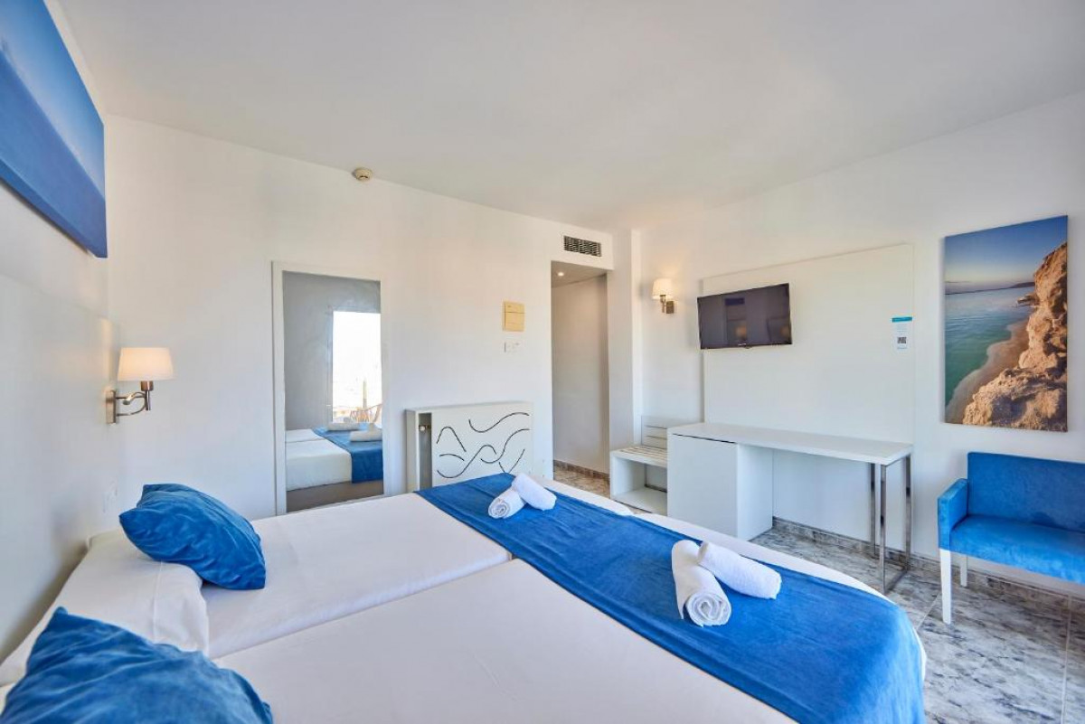 Double/Twin Standard Room with Balcony for Single Use