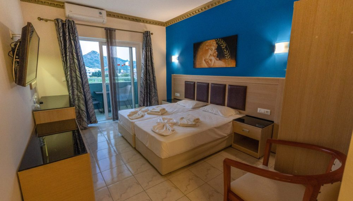 DOUBLE/TWIN STANDARD ROOM