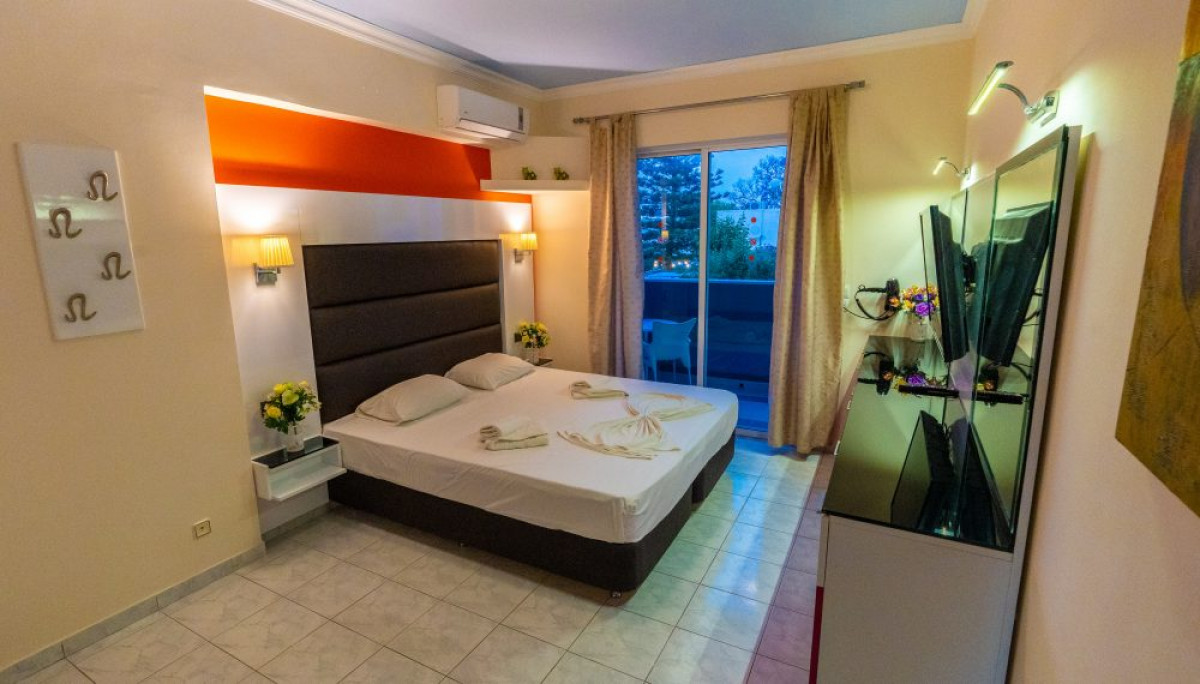 DOUBLE/TWIN STANDARD ROOM