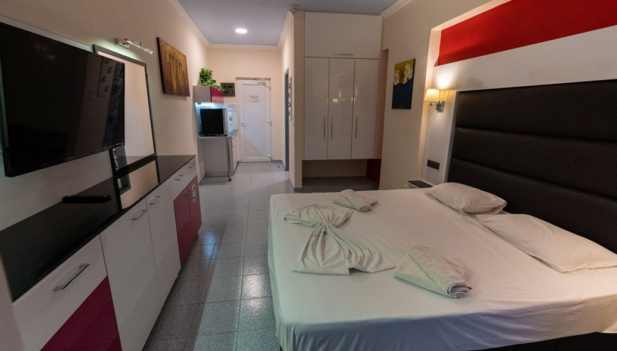 DOUBLE/TWIN STANDARD ROOM